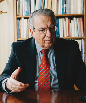 Γεώργιος  Mπαμπινιώτης